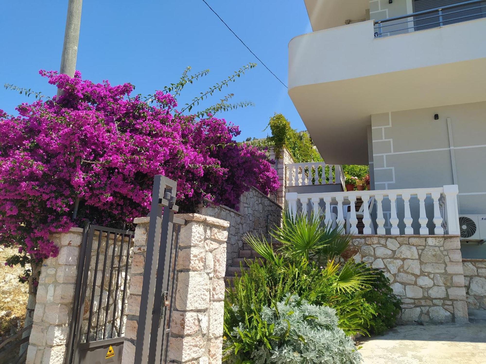 Villa Alimema Sarandë Buitenkant foto